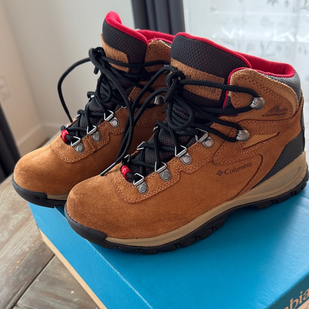 Columbia Women's Waterproof Boots - Picture 9 of 16